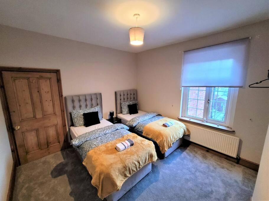 Nice 4-Bedroom Vacation Home With Indoor Fireplace Wellington  Ngoại thất bức ảnh